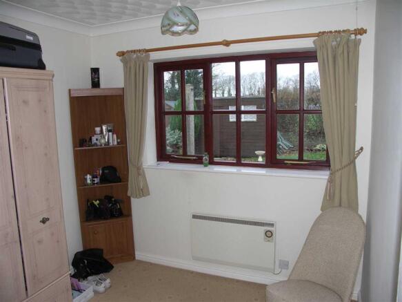 BEDROOM 2