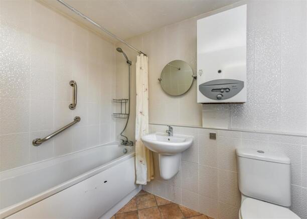 2 Shaw Lane-bath.jpg