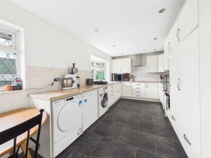 Bath Road, Stroud, Gloucestershire, GL5