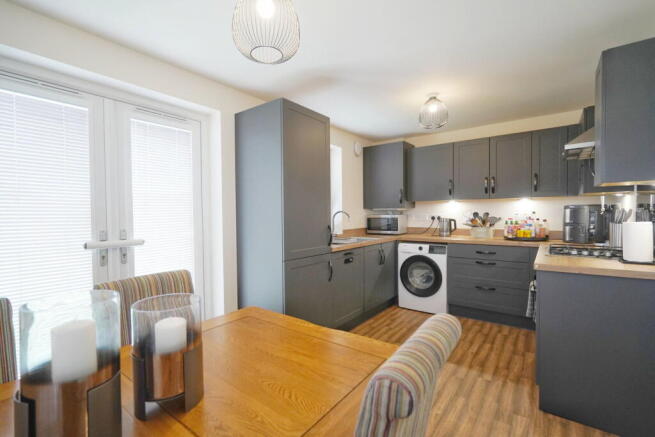 3 bed Semi-Detached for sale Image 9