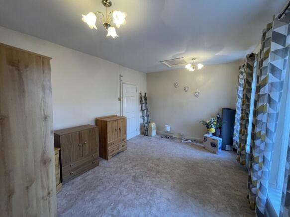 Bedroom 1b.JPG