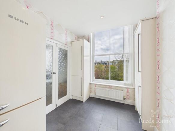 2 bed Apartment for sale Image 4