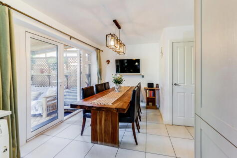 Bourton Road, Banbury , OX16 2DL