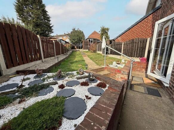3 bed Semi-Detached for sale Image 11