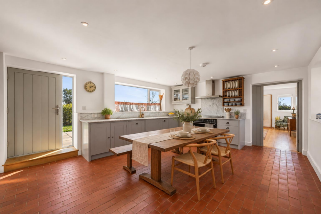 KITCHEN DINING ROOM