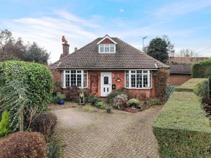 Josephine Close, Lower Kingswood, Tadworth, Surrey, KT20