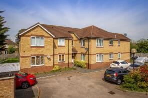 Flat 4, Brookfield House, Carleton Road, Waltham Cross EN8 0BT