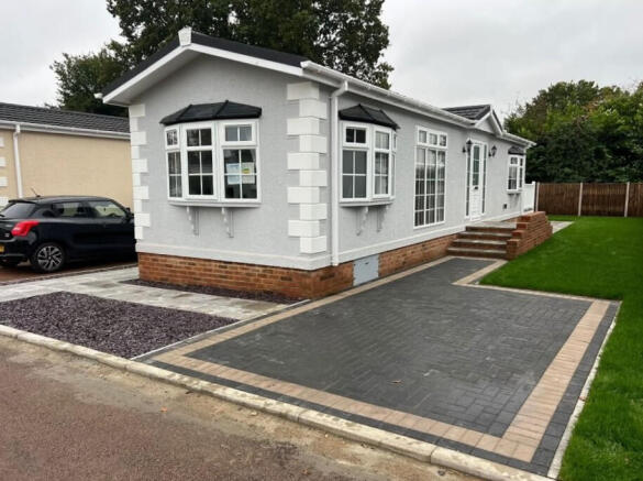 2-bed caravan on Abridge, Essex, RM4, £249,950