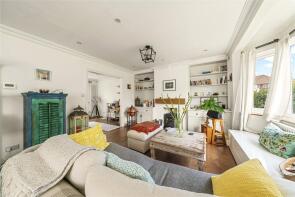 16, Langbourne Way, Claygate, Esher KT10 0DZ
