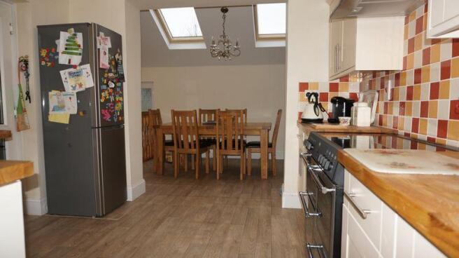 Kitchen/Dining...