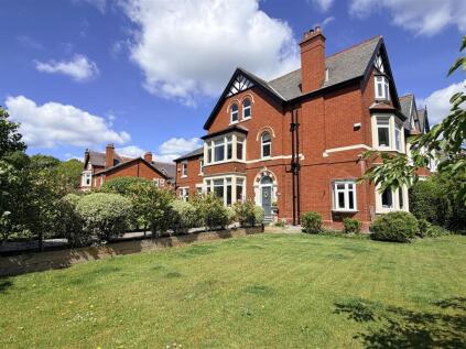 Clifton Drive, Lytham