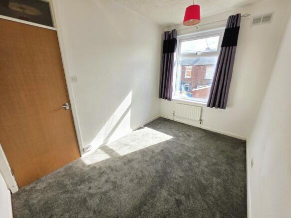 2 bed Terraced to rent Image 11