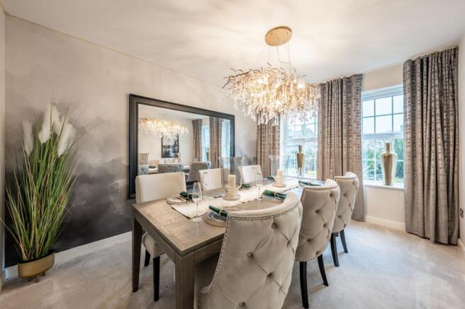 5 bed Detached for sale Image 12