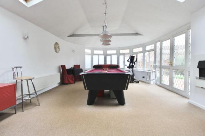 Lounge/Family/Games