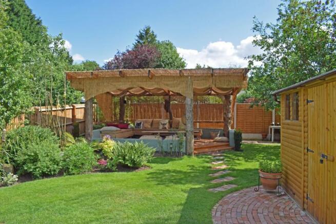 15 Clive Road, garden deck 2.jpg