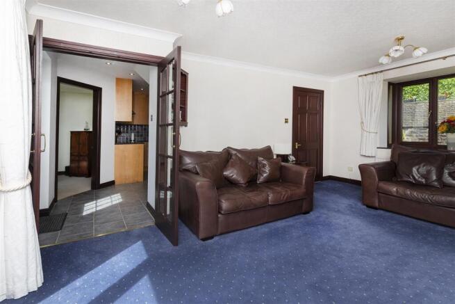 4 bed Detached for sale Image 9