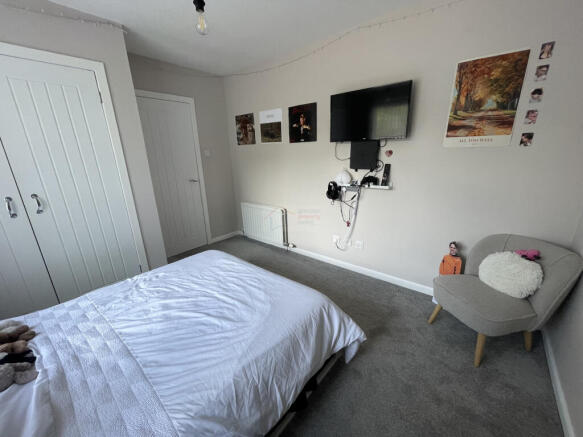 Bedroom 1b.JPG