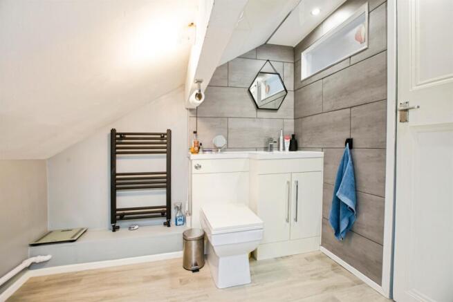 3 bed Terraced for sale Image 9
