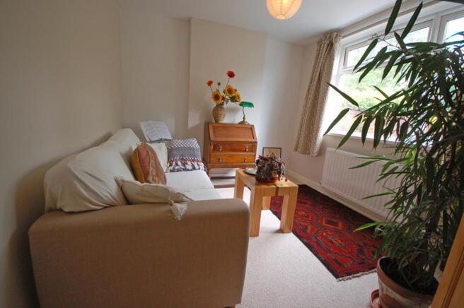 FRONT SITTING ROOM
