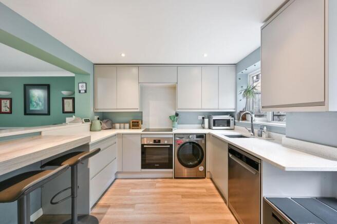 Fleetwood Close, Tadworth, KT20 photo 4