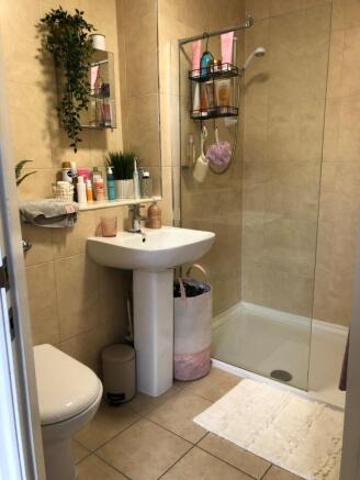 1 bed Apartment to rent Image 8