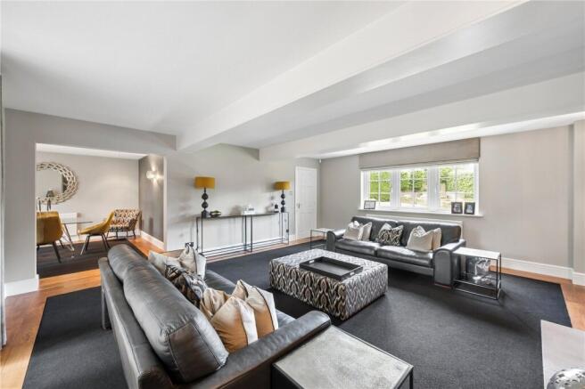 5 bed Detached for sale Image 7