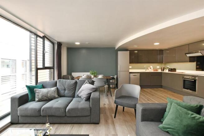 5 bed Apartment to rent Image 11
