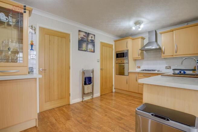 3 bed Detached for sale Image 5