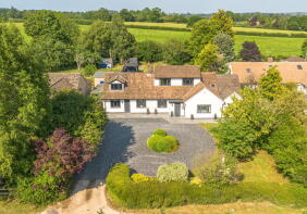 Carric, Kingway View, Malmesbury SN16 0HG