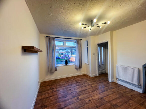2 bed House to rent Image 4