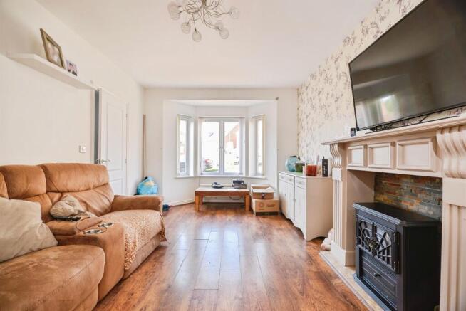 4 bed Detached for sale Image 4