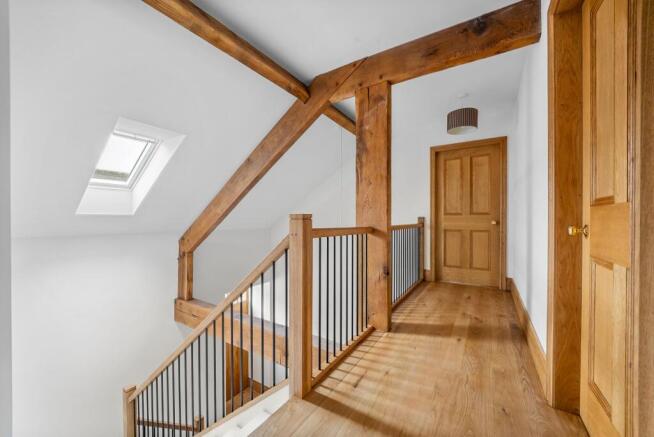 6 bed Detached for sale Image 12