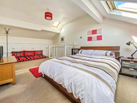3rd Bedroom with Cupboard