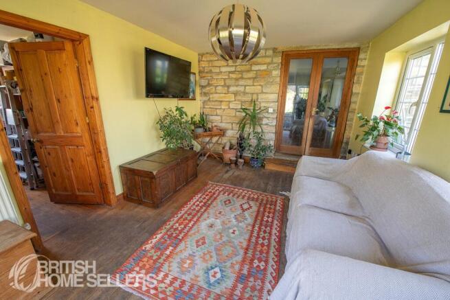 4 bed Semi-Detached for sale Image 6