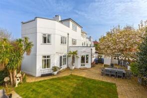6, Shaftesbury Avenue, Marine, Worthing BN12 4EB