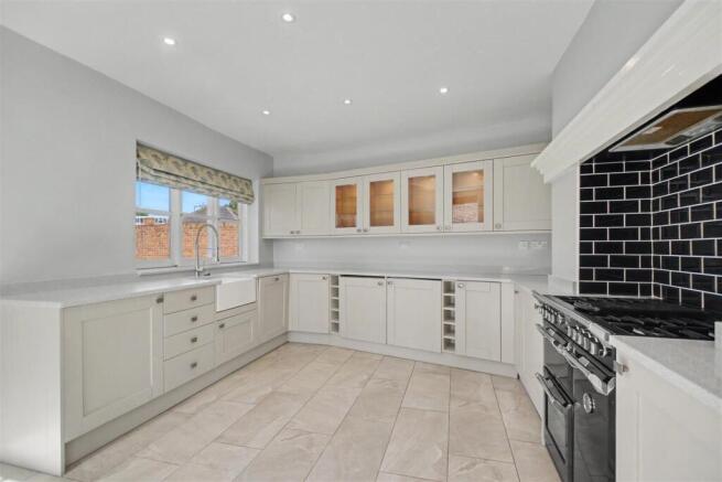 Kitchen_2.jpeg