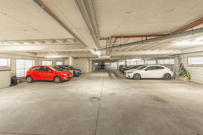 2 bed Ground Flat for sale Image 12
