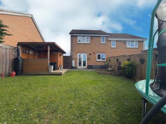 2 bed Semi-Detached for sale Image 10
