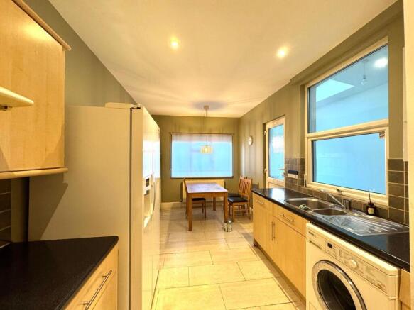 Kitchen / Dining Rom