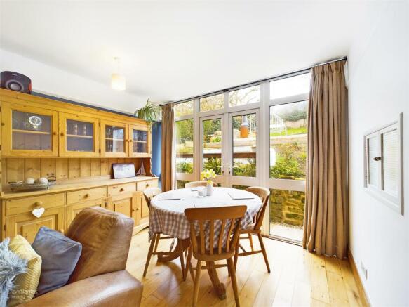 Sitting/Dining Room