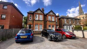 20a, Hanworth Road, Feltham TW13 5AB