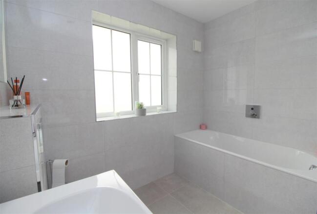 088 Charlotte Close - Bathroom - 1.JPG