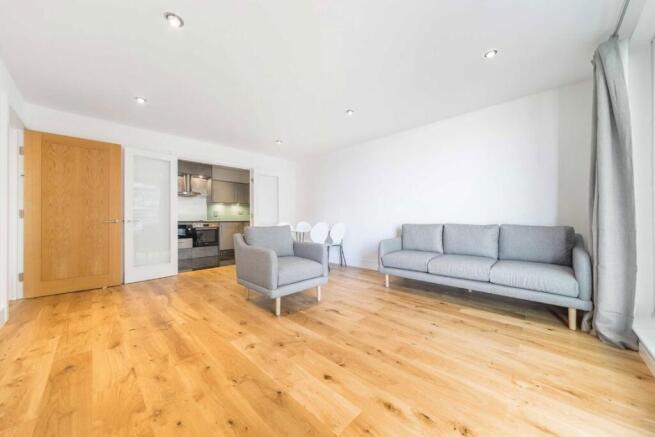 2-bed flat on Drake House, Nine Elms, £700,000