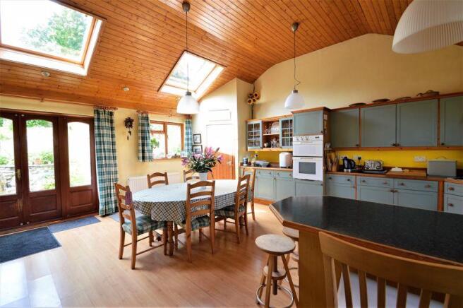 KITCHEN/BREAKF...