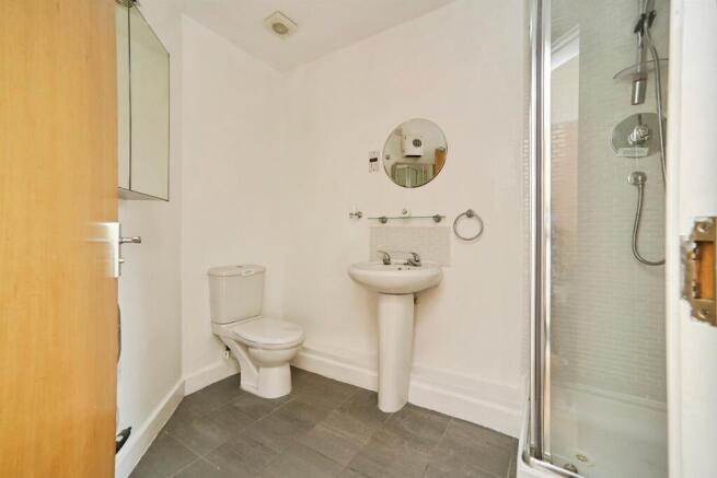 2 bed Apartment for sale Image 10