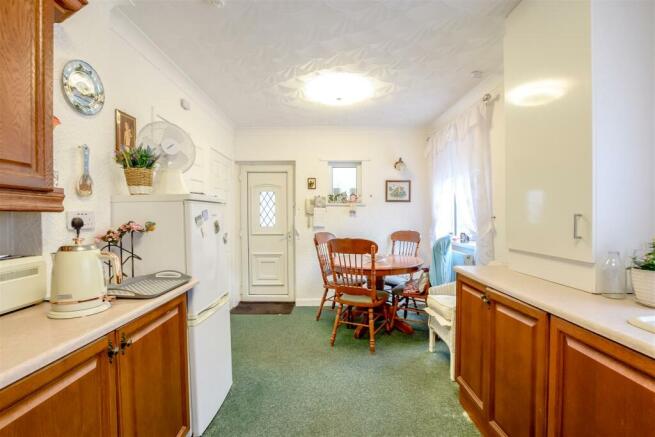 Kitchen/Dining Area