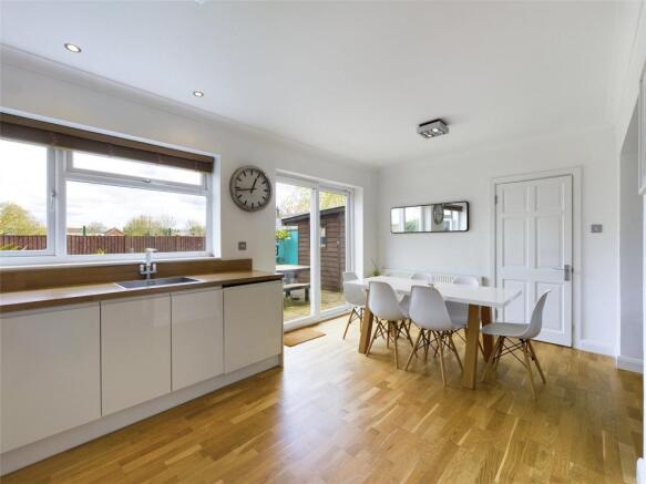 Kitchen/ Dining Room