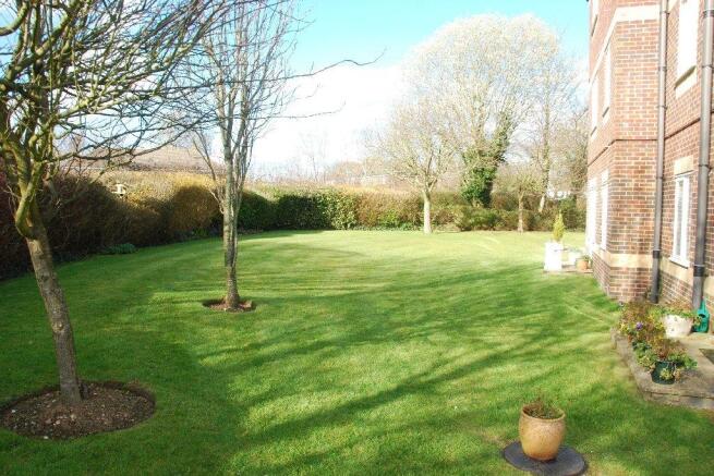 COMMUNAL GARDEN