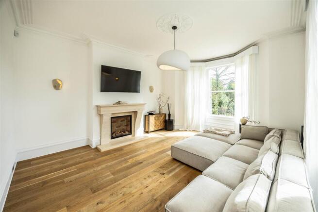 6 bed Semi-Detached to rent Image 11