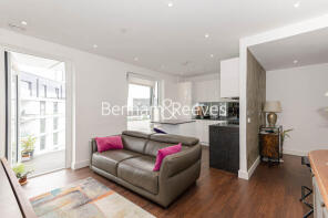 Flat 32, 50 Brent House, Wandsworth Road, London SW8 2FL